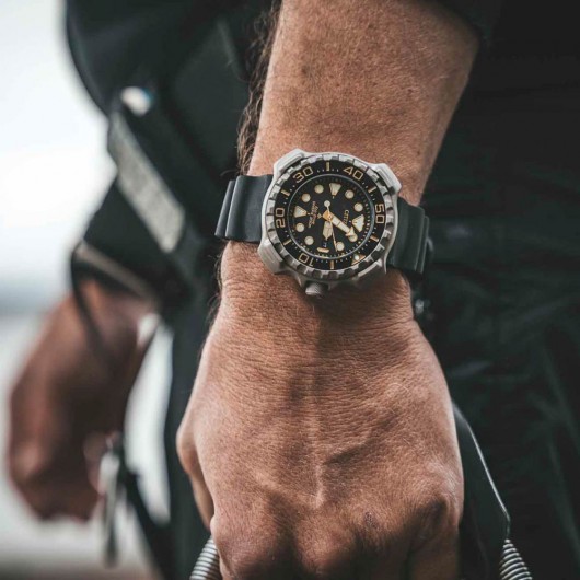 BN0220-16E - PROMASTER MARINE - DIVERS 200m